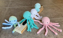 Load image into Gallery viewer, Amigurumi Octopus